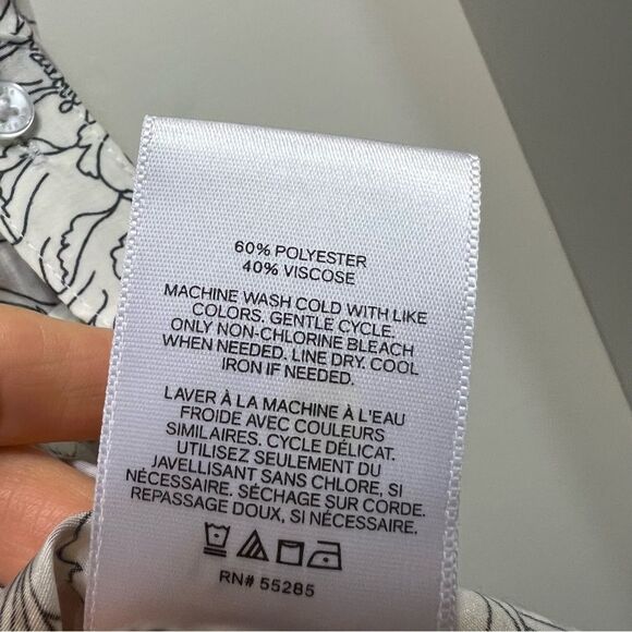 Express The City Shirt Silky Floral Button Down Shirt NEW Size XS - Picture 9 of 9